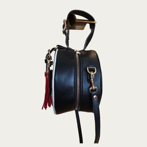 Chic White Quilted Vegan Leather Round Bag with Red Tassel - Picture 6 of 10